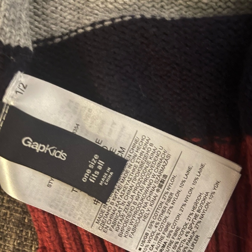 5/$25 Gap Kids beanie hat and scarf - Picture 3 of 3